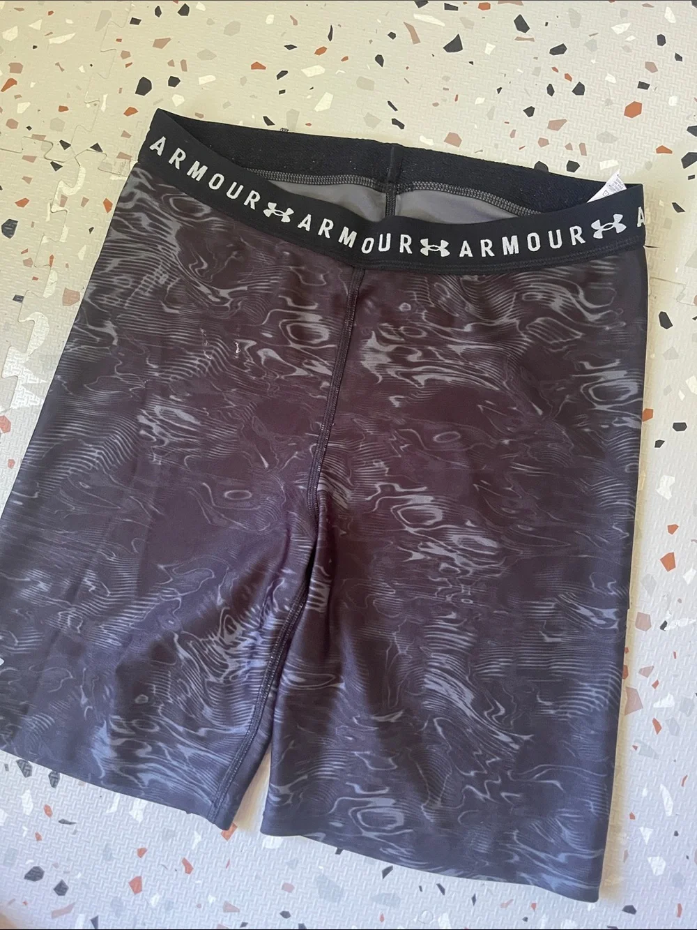 Under Armour Men’s Black Marble-Pattern Athletic Compression Shorts